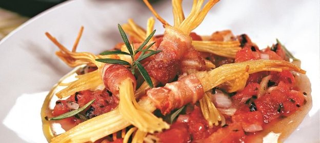 Макаронные усы c беконом