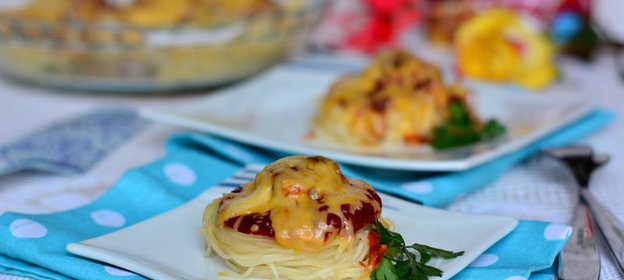 Макаронные гнезда с мясными шариками