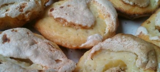 Печенье из творожного и воздушного теста