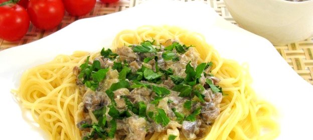 Спагетти с грибным соусом