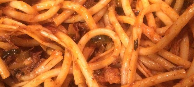 Макароны с тушенкой