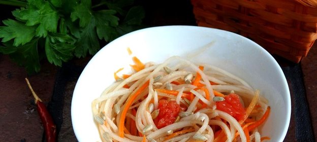 Салат с дайконом и грейпфрутом