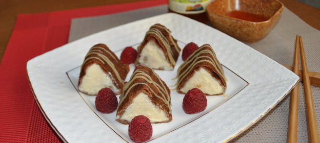 Десертные роллы в шоколадно-кокосовых крепах