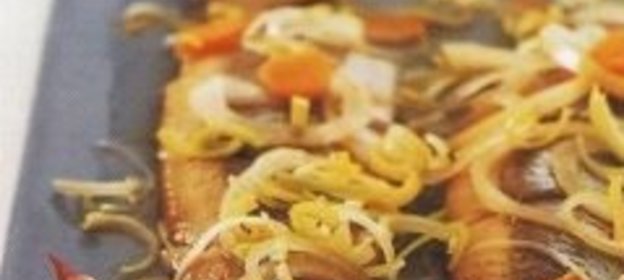 Салат из одуванчика, мангольда и черемши