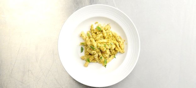 Домашняя паста бузиате с песто алла трапанезе