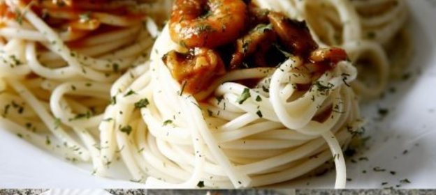 Гнезда с морепродуктами