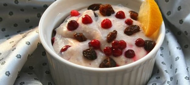 Творожный десерт с фруктами