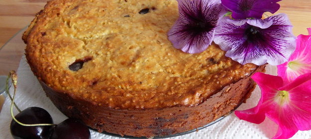 Творожная запеканка с вишней и киноа