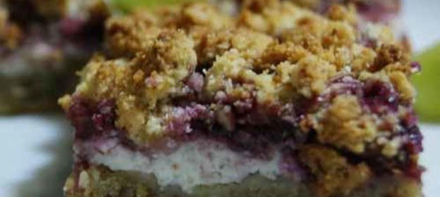 Ореховое печенье с творогом и ягодным конфитюром