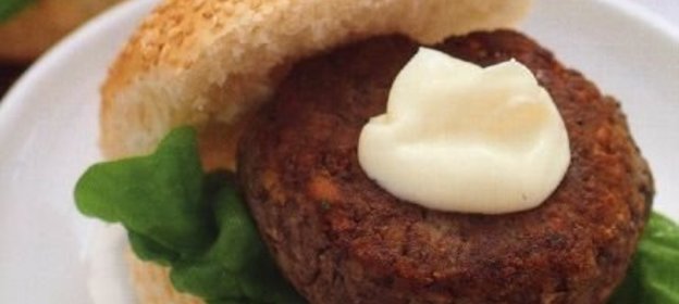 Паста с брынзой и миндалем