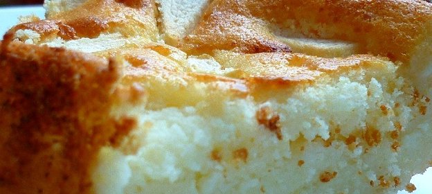 Запеканка с творогом и яблоками