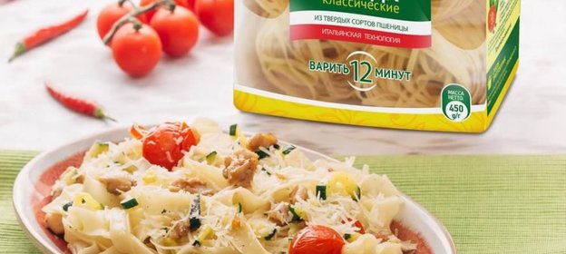 Паста с курицей, цукини и запеченными помидорами