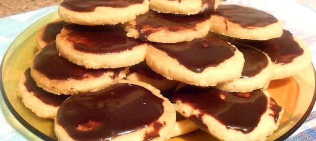 Песочное печенье с глазурью