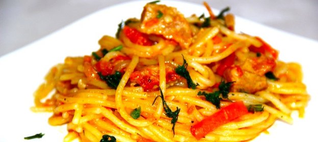 Спагетти с мясом и овощами