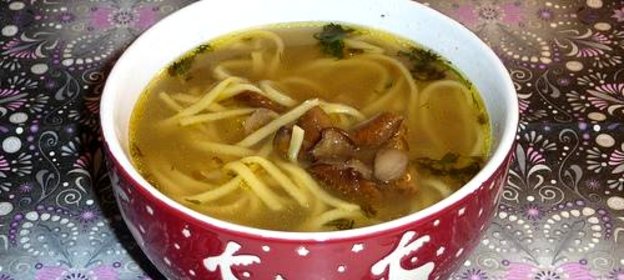 Суп-лапша домашняя на грибном бульоне