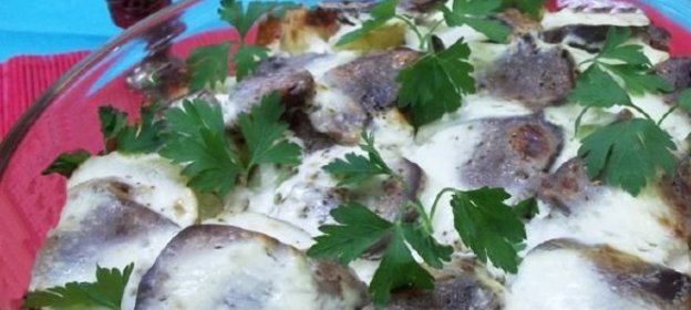 Картофельная запеканка с языком