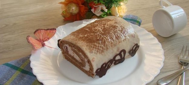 Шоколадный бисквитный рулет