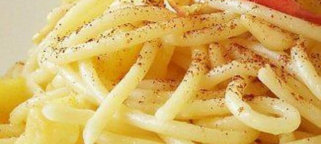 Спагетти с яблоками