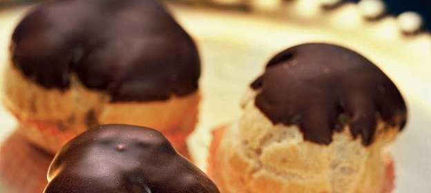 Профитроли с шоколадом