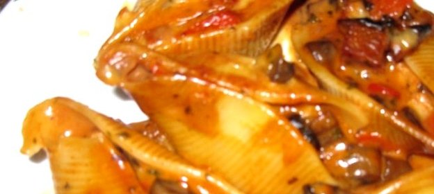 Фаршированные макароны ракушки с грибами