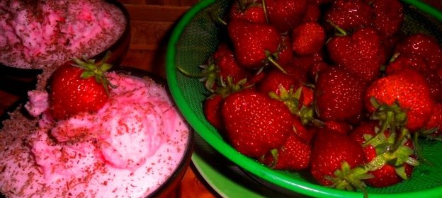 Клубничный воздушный десерт