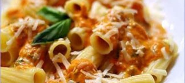 Паста со сливочно-томатным соусом