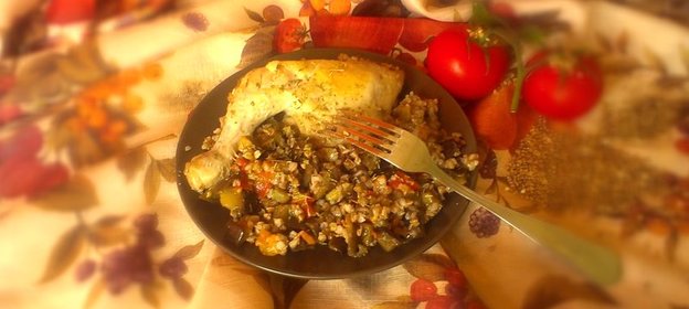 Курица с гречкой и овощами по‑деревенски