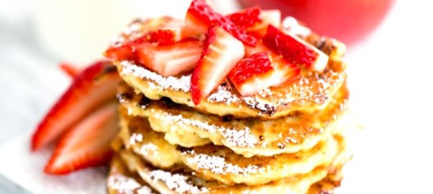 Оладьи с творогом и изюмом