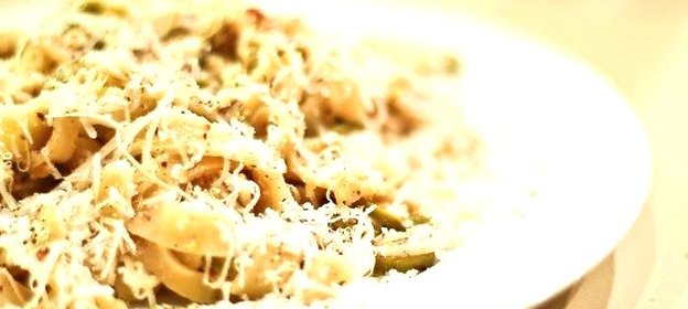 Паста с фисташками и оливками