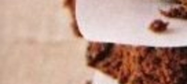 Шоколадные брауни с вишней