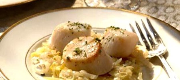 Морские гребешки с соусом из шампанского