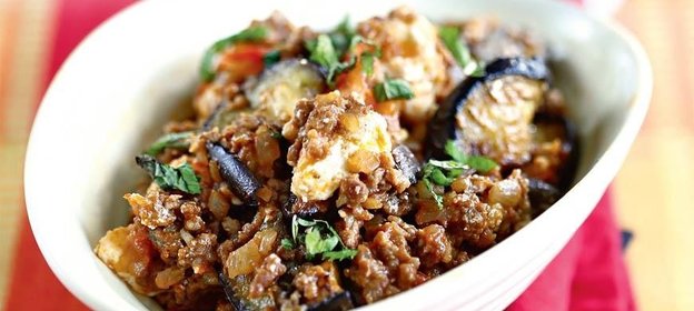 Быстрая летняя приправа из зелени и чеснока