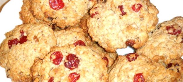 Овсяное печенье с клюквой и грецкими орехами