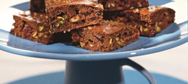 Шоколадные бисквиты с клюквой и фисташками