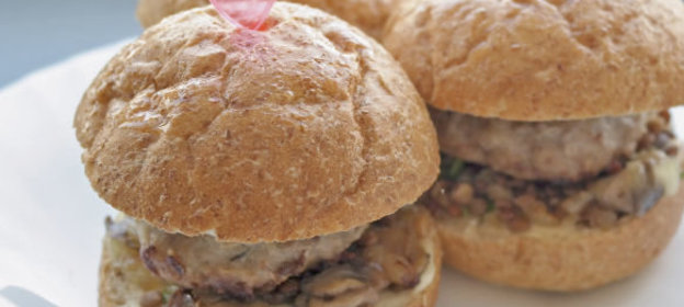 Бургеры с котлетами, грибами и чечевицей