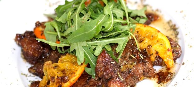 Cалат с печенью и апельсинами