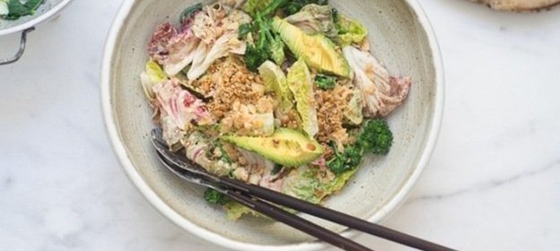 Салат с брокколи и авокадо