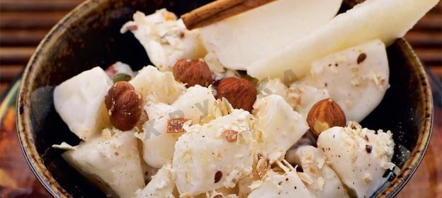 Салат из груш с орехами