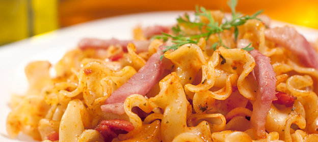 Паста с ветчиной и индийскими специям