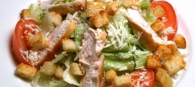 Салат «Цезарь» с куриной грудкой