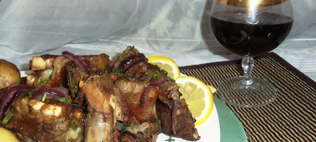 Бараньи ребрышки с маринованными лисичками