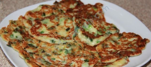 Оладьи с зеленым луком и сыром
