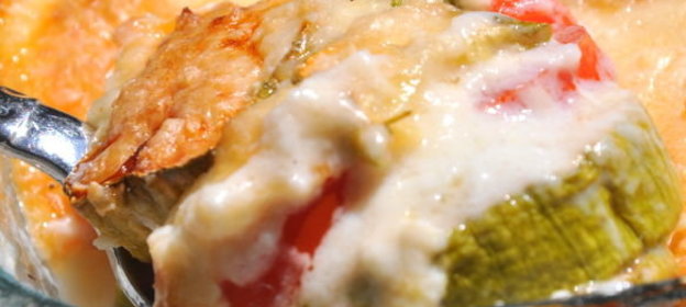 Запеканка из кабачков с соусом бешамель