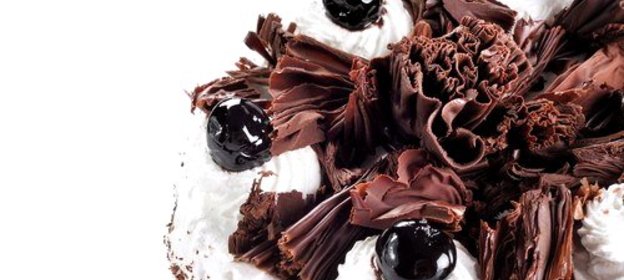 Шоколадный торт с нугой