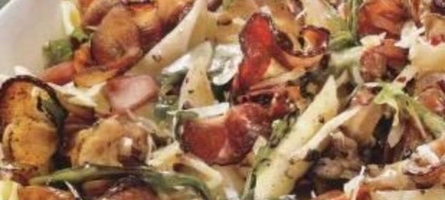 Макароны с овощами и яйцом