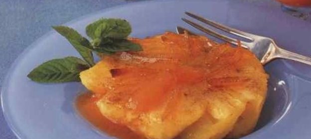 Салат с изюмом и орехами