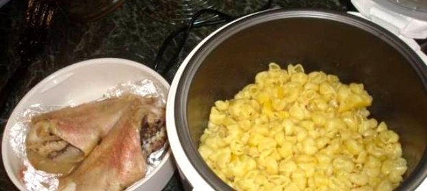 Макароны с рыбой в мультиварке