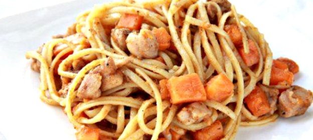Паста с курицей и сладким картофелем
