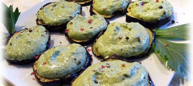 Яблочные оладьи с корицей