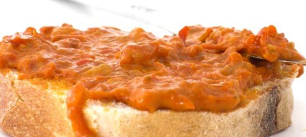 Соус из красных перцев с фетой